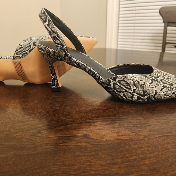 NYC  Shoes - Picture 3 of 4